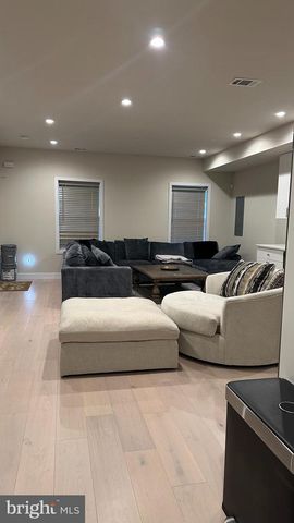 235 VALLEY AVE SE, Washington, DC 20032