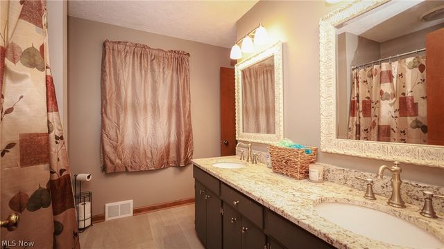 5387 Cherokee Avenue NW, North Canton, OH 44720