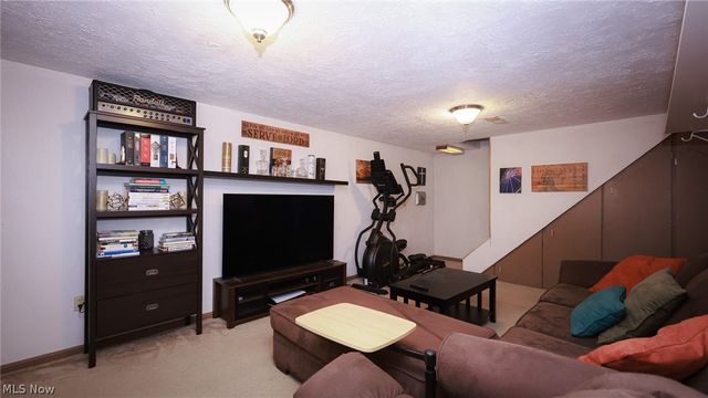 5387 Cherokee Avenue NW, North Canton, OH 44720