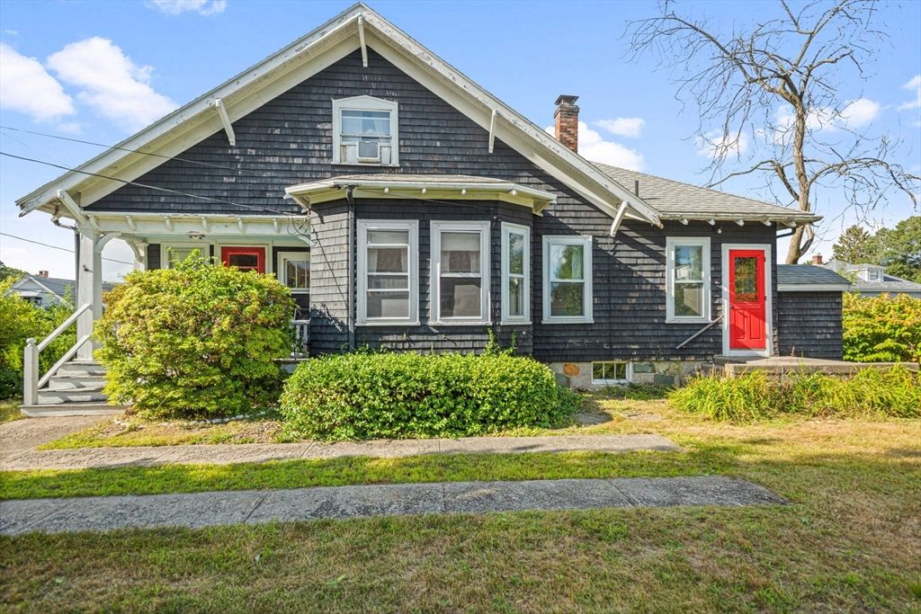 92 Thurber Ave, Brockton, MA 02301