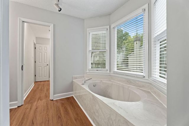 502 Defoors Landing NW, Atlanta, GA 30318