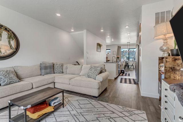 1106 E YARD ROW, Saratoga Springs, UT 84045