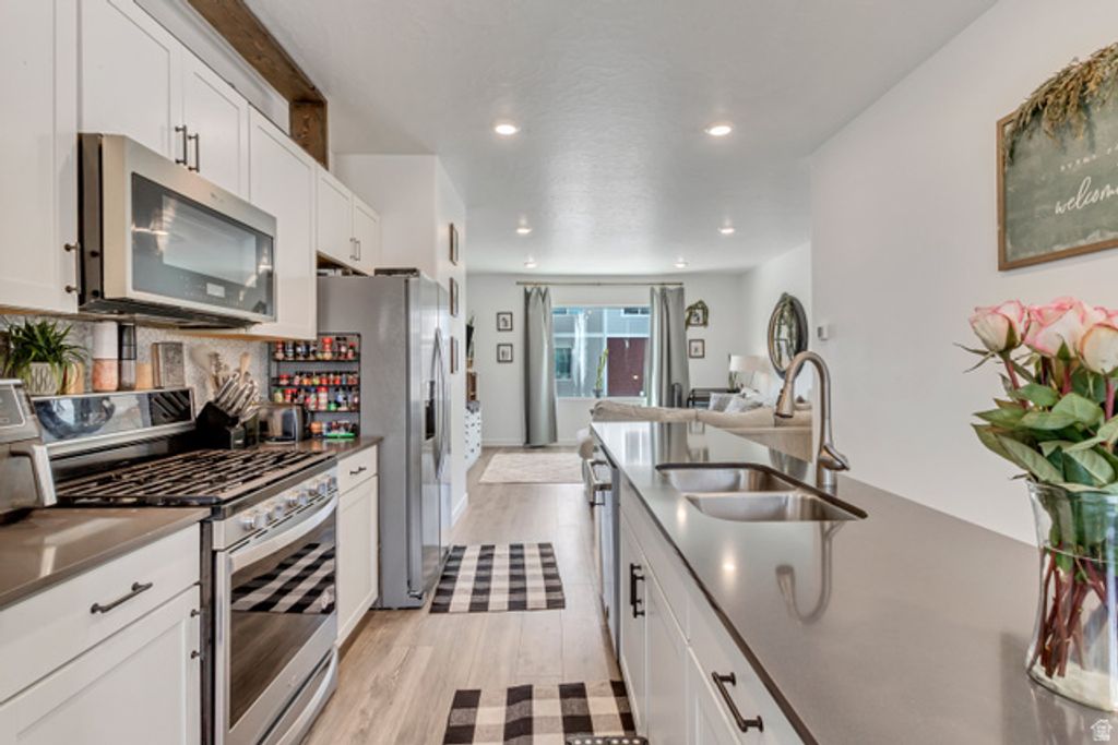 1106 E YARD ROW, Saratoga Springs, UT 84045