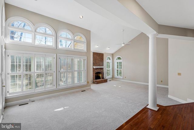 9810 PORTSIDE DR, Burke, VA 22015