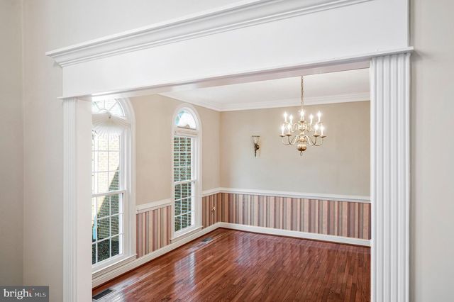 9810 PORTSIDE DR, Burke, VA 22015