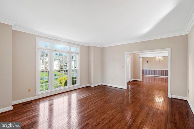 9810 PORTSIDE DR, Burke, VA 22015