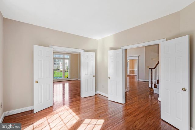 9810 PORTSIDE DR, Burke, VA 22015