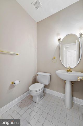 9810 PORTSIDE DR, Burke, VA 22015