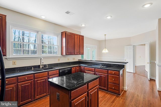 9810 PORTSIDE DR, Burke, VA 22015