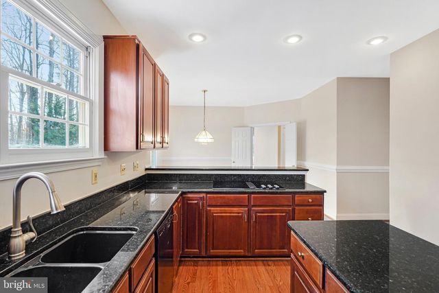 9810 PORTSIDE DR, Burke, VA 22015