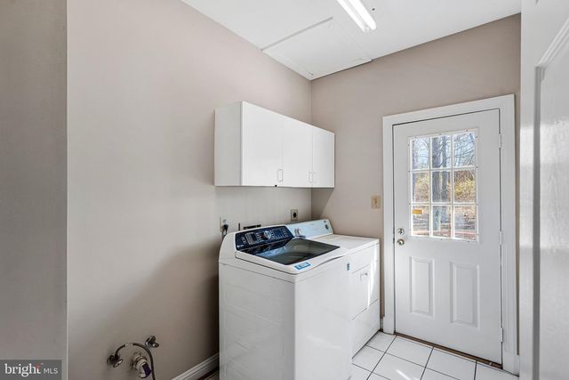 9810 PORTSIDE DR, Burke, VA 22015