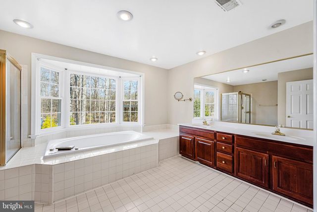 9810 PORTSIDE DR, Burke, VA 22015