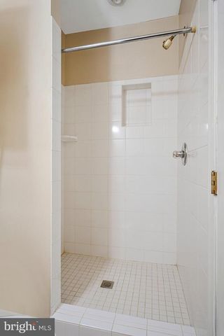 9810 PORTSIDE DR, Burke, VA 22015