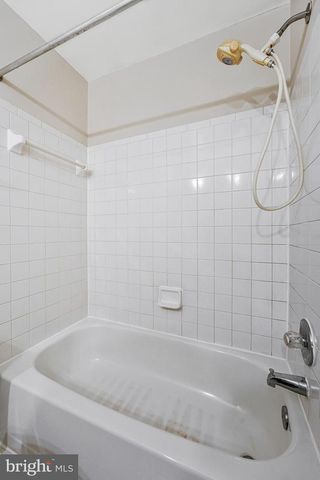 9810 PORTSIDE DR, Burke, VA 22015