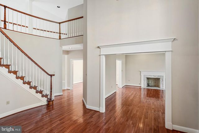 9810 PORTSIDE DR, Burke, VA 22015