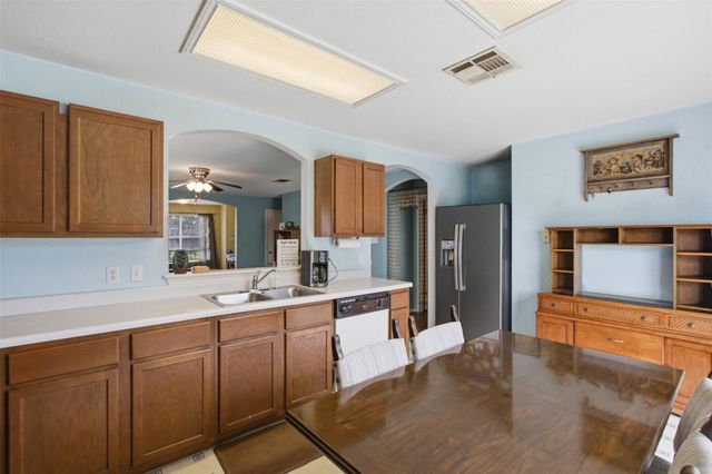 718 Blair Ave, Bastrop, TX 78602