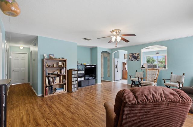 718 Blair Ave, Bastrop, TX 78602