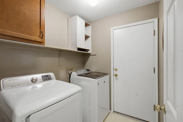 718 Blair Ave, Bastrop, TX 78602