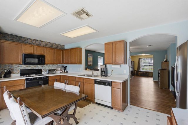 718 Blair Ave, Bastrop, TX 78602