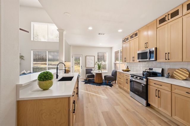 7833 Harvest Hill Road, North Richland Hills, TX 76182