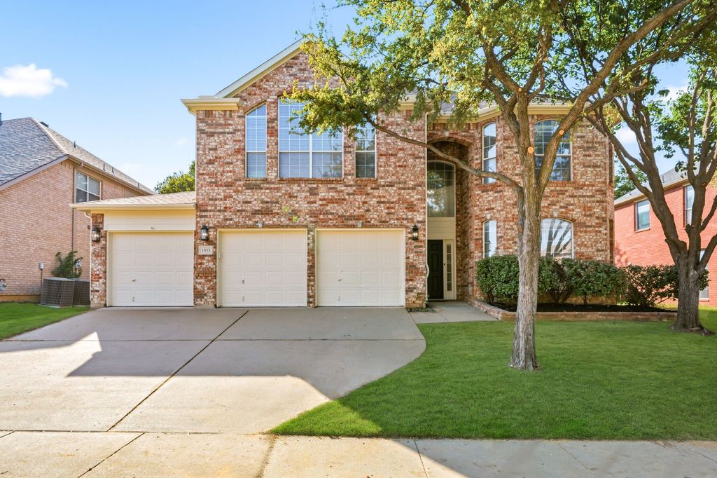 7833 Harvest Hill Road, North Richland Hills, TX 76182