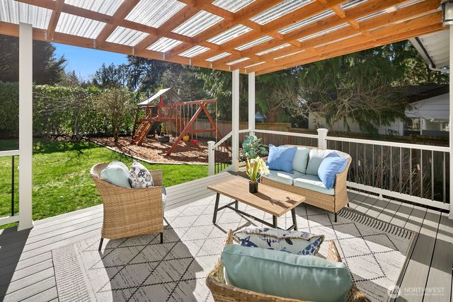 7037 NE 137th Street, Kirkland, WA 98034