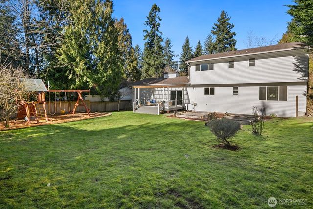 7037 NE 137th Street, Kirkland, WA 98034
