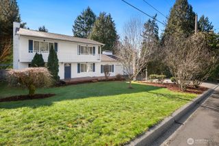 7037 NE 137th Street, Kirkland, WA 98034