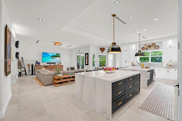 11111 SW 77th Ave, Pinecrest, FL 33156