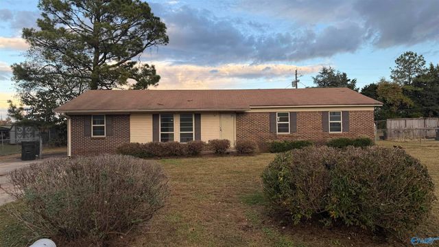111 Edinburgh Drive, Athens, AL 35611