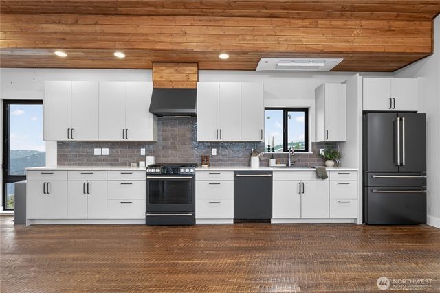 28995 Coulter Creek Road, Lake Wenatchee, WA 98826