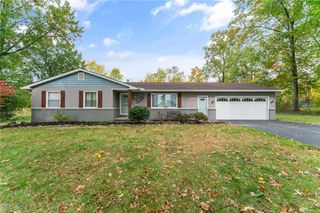 7111 Pine Grove Drive, Hubbard, OH 44425