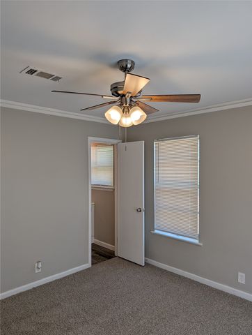 5417 Palmer Drive, Haltom City, TX 76117