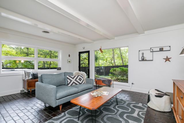 1402 W ROLLINS RD, Columbia, MO 65203