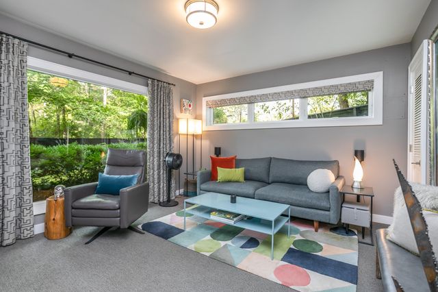 1402 W ROLLINS RD, Columbia, MO 65203