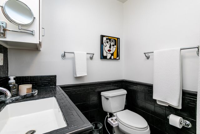 1402 W ROLLINS RD, Columbia, MO 65203