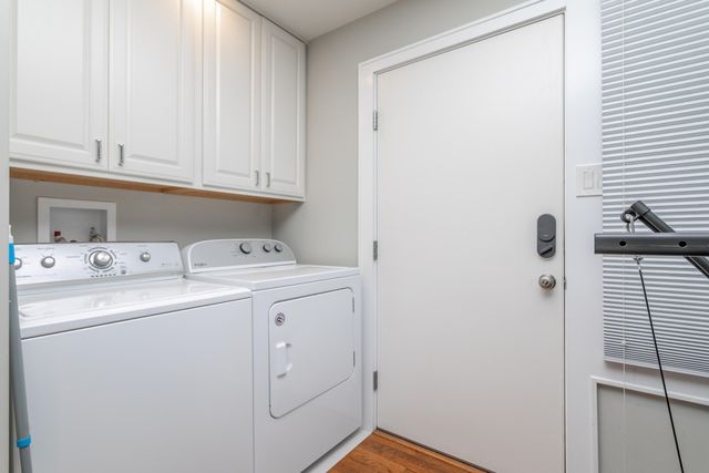 1402 W ROLLINS RD, Columbia, MO 65203