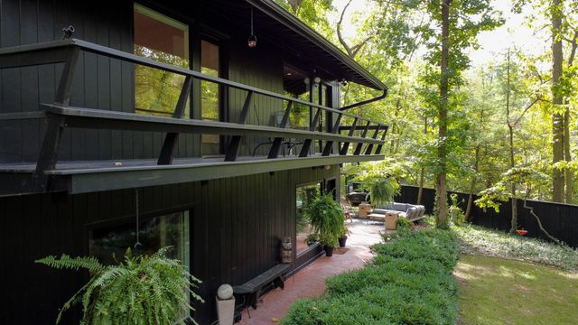 1402 W ROLLINS RD, Columbia, MO 65203