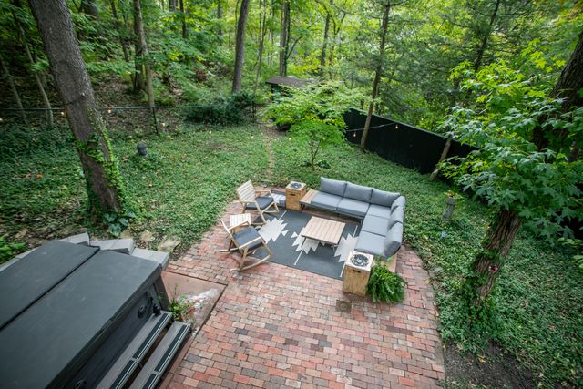 1402 W ROLLINS RD, Columbia, MO 65203