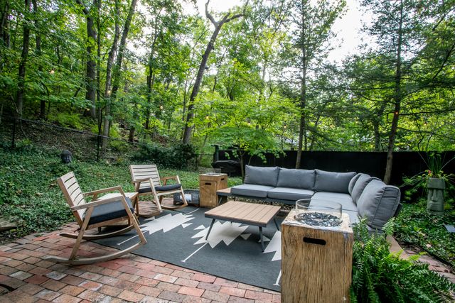 1402 W ROLLINS RD, Columbia, MO 65203