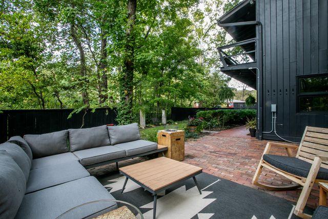 1402 W ROLLINS RD, Columbia, MO 65203