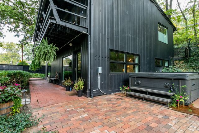 1402 W ROLLINS RD, Columbia, MO 65203