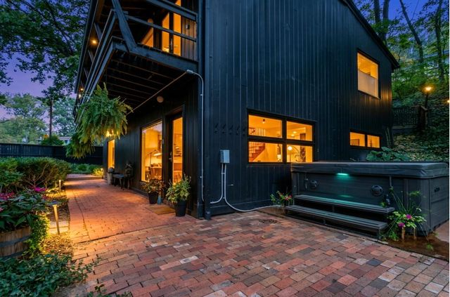 1402 W ROLLINS RD, Columbia, MO 65203