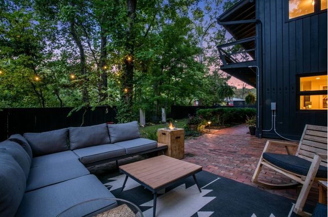 1402 W ROLLINS RD, Columbia, MO 65203