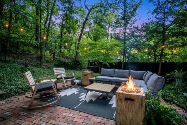 1402 W ROLLINS RD, Columbia, MO 65203