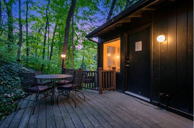 1402 W ROLLINS RD, Columbia, MO 65203