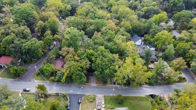 1402 W ROLLINS RD, Columbia, MO 65203