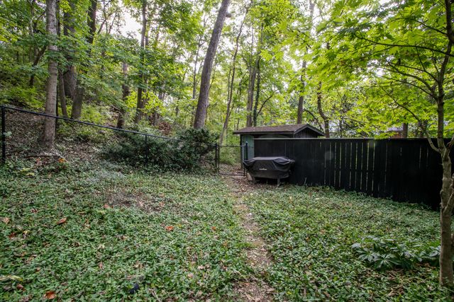 1402 W ROLLINS RD, Columbia, MO 65203