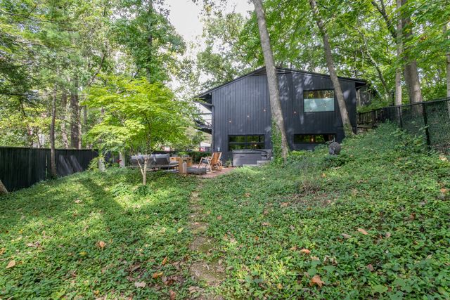 1402 W ROLLINS RD, Columbia, MO 65203