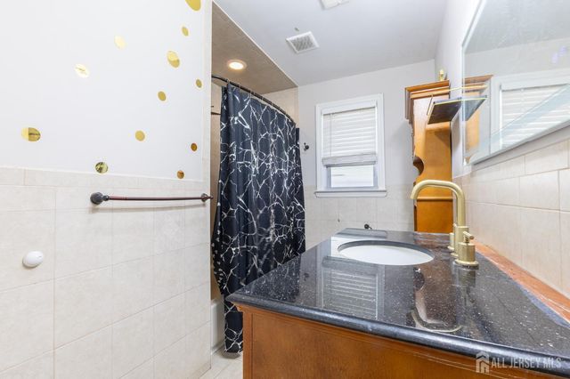 100 Washington Road, Sayreville, NJ 08872